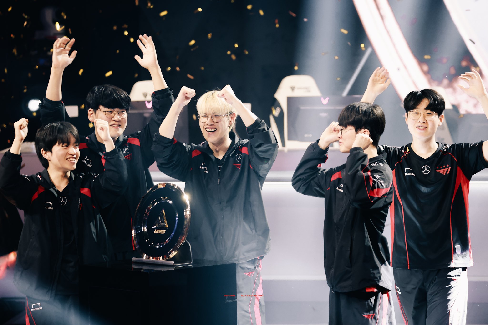 Zeus: T1 muốn phát huy nhuệ khí từ Esports World Cup để doạt chức vô địch LCK Mùa Hè 2024