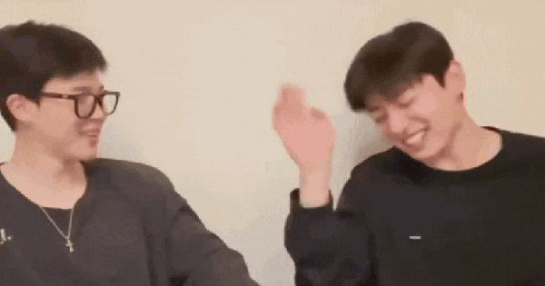 Jimin - Jungkook (BTS) thản nhiên nói chuyện 18+ trước mặt fan?
