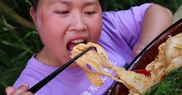 'Thánh mukbang' 33 tuổi trông già như 60 sau 3 năm ăn thùng uống vại