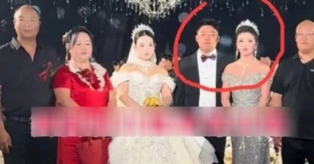 Mẹ chồng ăn mặc lộng lẫy làm cô dâu bị 'lu mờ' trong đám cưới gây tranh cãi