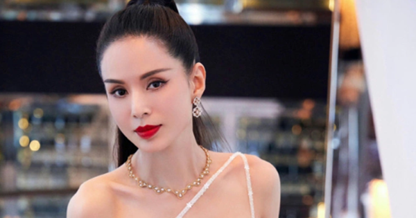 “Tiểu Long Nữ” Lý Nhược Đồng bị hải quan chặn lại với lí do không ai tin nổi