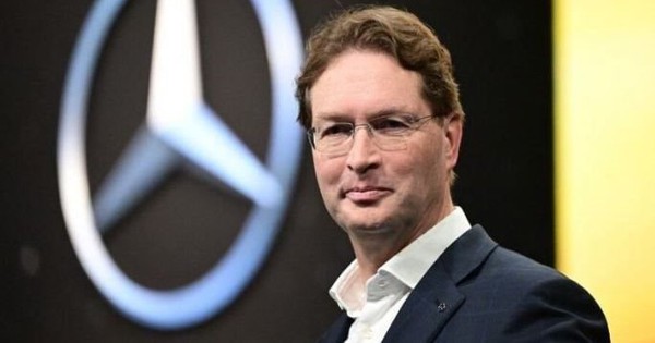 CEO Mercedes-Benz: Ngành ô tô châu Âu sẽ sụp đổ nếu cấm xe xăng