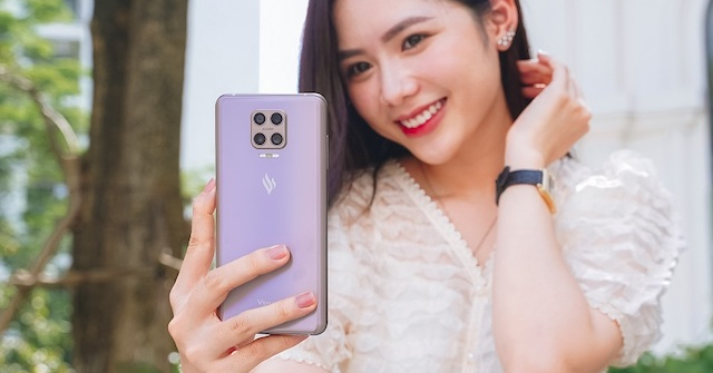 NÓNG: VinSmart công bố smartphone đầu tiên có camera ẩn dưới màn hình