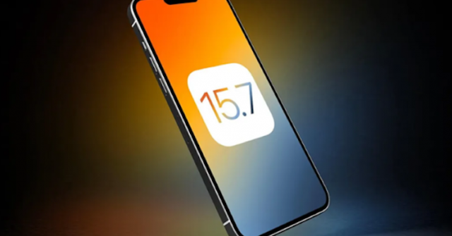 Tại sao nên cập nhật ngay iOS 15.7 cho chiếc iPhone đã 7 năm tuổi này?