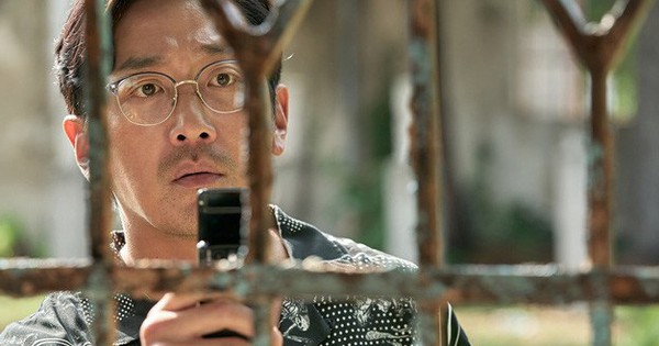 Ha Jung-woo trở lại màn ảnh với phim Narco-Saints sau bê bối sử dụng propofol bất hợp pháp