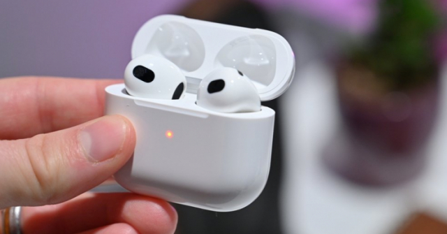 Bi hài: Nuốt tai nghe AirPods vì nhầm thành... Vitamin