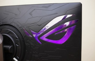 Sờ tận tay ASUS ROG Swift PG27UQ - Màn hình chơi game siêu cấp vô địch có giá tới 70 triệu đồng tại Việt Nam