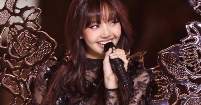 Lisa (BlackPink) đáp trả