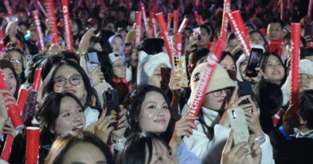 Công bố 130.000 người đổ về concert Anh trai vượt ngàn chông gai