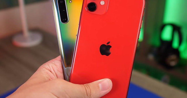 Nên mua iPhone 11 hay Galaxy Note 10+ khi chênh nhau chỉ một triệu?