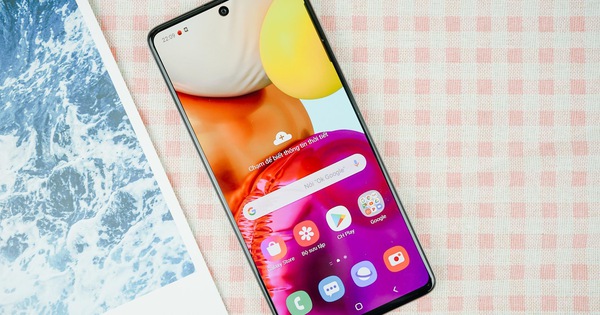 Qua rồi thời smartphone chỉ để 