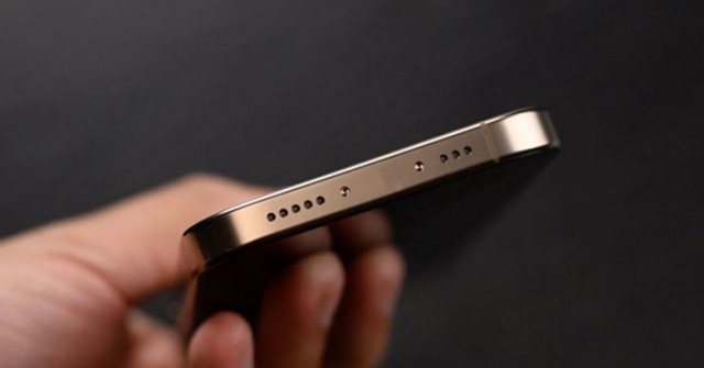 iFan suýt có một mẫu iPhone không cổng sạc, nhưng Apple đã "quay xe"?