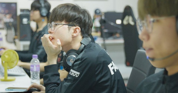 Play-off LCK Mùa Xuân 2020: Liệu chủ tịch Faker có thể 