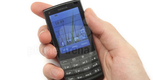 Nhìn lại Nokia C3-01 và X3-02 Touch and Type: Làm mờ ranh giới giữa smartphone và điện thoại cơ bản