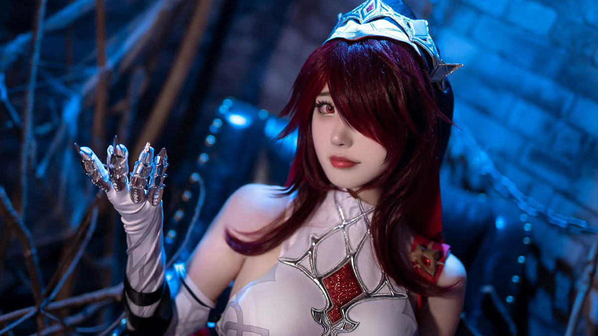 Ngắm cosplay Rosaria cực chất trong Genshin Impact