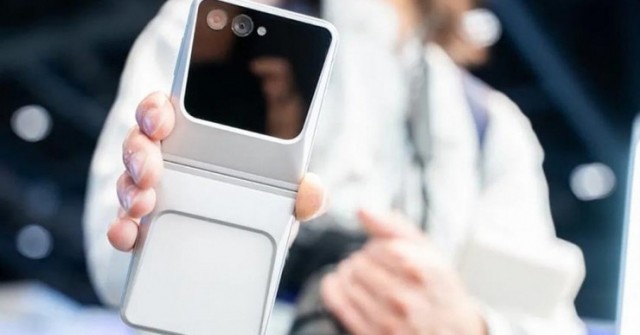 Samsung giới thiệu concept điện thoại gập lấy cảm hứng từ xe điện của Tesla