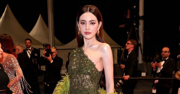Clip viral: Quốc bảo nhan sắc bị ngó lơ ở thảm đỏ Cannes 2025, pose dáng với máy hút bụi trước hàng trăm người