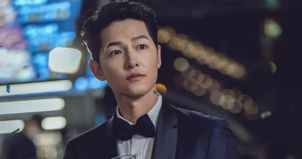 Tranh cãi Song Joong Ki tuyên bố “Thù lao của tôi cao ngất ngưởng”, mâu thuẫn với chính phát ngôn mất việc?