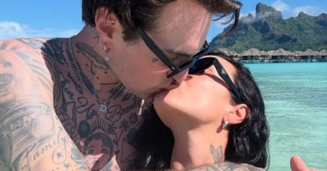 Demi Lovato và chồng nghỉ trăng mật tại đảo nhiệt đới