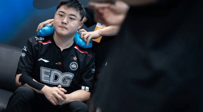 Playoffs LPL Mùa Hè 2023: Uzi gặp khó, WBG vào nhánh đấu toàn “bại tướng”