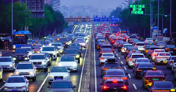 20 năm trước, không đọ nổi xe xăng với Mỹ, Trung Quốc đánh cược vào xe điện: Tưởng thất bại ai ngờ thắng lớn