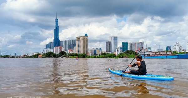 “Phiêu lưu” sông Sài Gòn chơi thuyền SUP cùng Realme C11