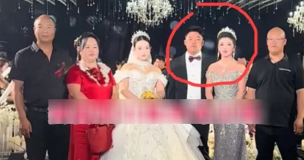 Xuất hiện tại đám cưới con trai, mẹ chú rể diện chiếc váy khiến ai nấy ngán ngẩm