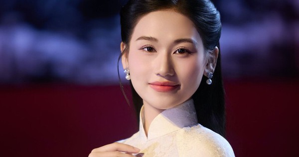 Nữ ca sĩ là trung uý, đóng phim giờ vàng VTV khiến khán giả rơi nước mắt