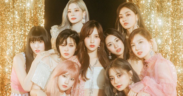 TWICE sẽ kết hợp cùng nhóm nhạc ảo K⁄DA trong album mới, nữ ca sĩ Seraphine cũng sẽ góp giọng