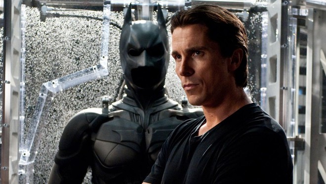 Tại sao loạt phim The Dark Knight của Christian Bale không có phần 4?