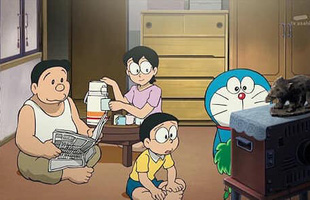 Bất chấp Doraemon là robot, ông bà Nobi vẫn yêu quý, bảo vệ và coi mèo máy như con cái trong nhà