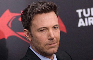 Kệ Warner Bros mời mọc, Ben Affleck vẫn lơ đẹp ghế đạo diễn phim 