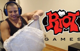 Hài hước với món quà Riot gửi tặng Tyler1 trước mùa 9 - 