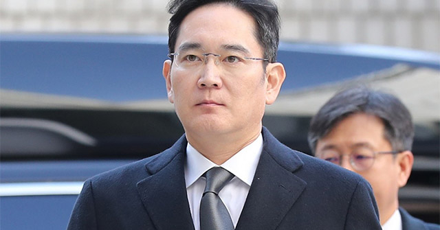 Lãnh đạo Samsung Lee Jae-yong lĩnh án 30 tháng tù vì hối lộ