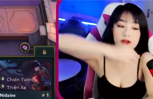 Nữ streamer khoe 