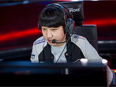 SKT Teddy: “Sở trường của Khan là đánh hổ báo và có thể gánh đội khi có tài nguyên nên đường dưới có thể thi đấu rất thoải mái”