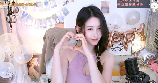 Nữ streamer xinh đẹp được 