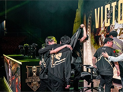 MSI 2018: RNG hủy diệt Fnatic 3-0, chính thức đặt chân vào trận Chung kết của giải đấu