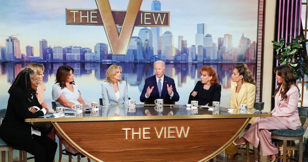 Cựu Tổng thống Mỹ Joe Biden mắc ung thư, đã di căn đến xương