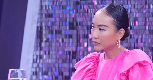 Ca sĩ Đoan Trang bức xúc vì một người phụ nữ bỏ việc để chồng nuôi, nói thẳng một điều