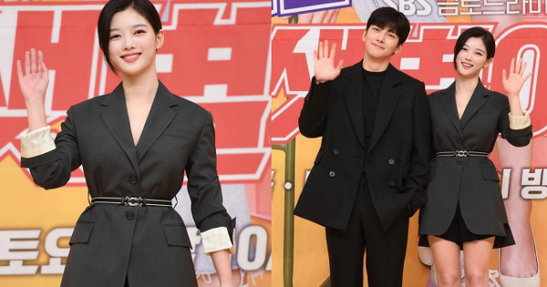 Ji Chang Wook - Kim Yoo Jung đẹp đôi bất ngờ tại họp báo, vô tình hay cố ý mà như diện đồ đôi thế này?