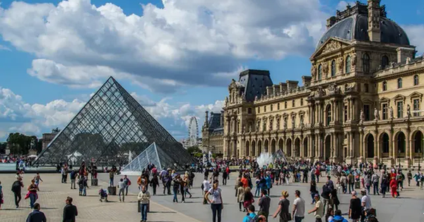 Vì sao bảo tàng được ghé thăm nhiều nhất thế giới Louvre đóng cửa?