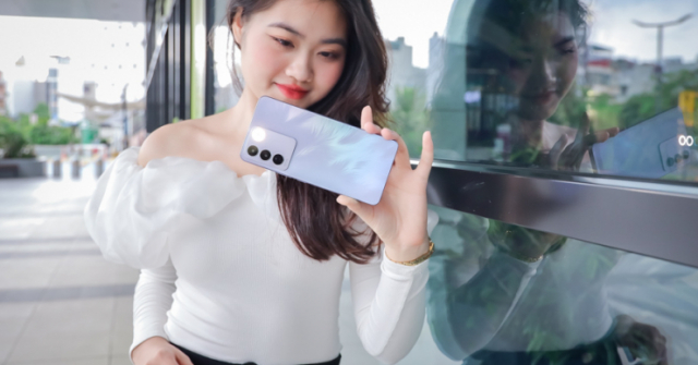 Những điện thoại tầm trung chụp ảnh 