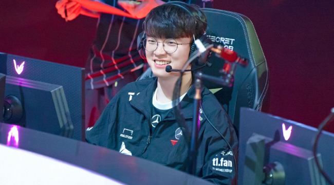 Faker lần đầu chơi game sau chấn thương, sẵn sàng trở lại LCK