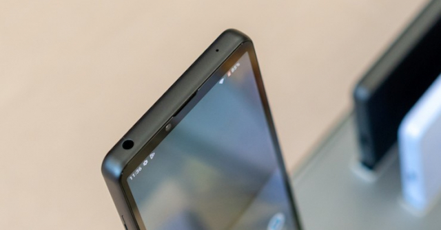 Sony trình làng Xperia 10 V: Smartphone 5G, pin 5.000mAh nhẹ nhất thế giới