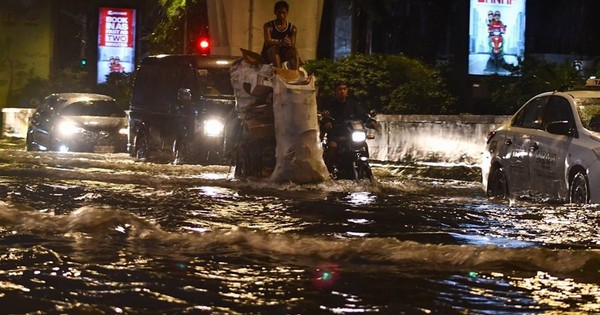 Những hình ảnh ban đầu cho thấy sức tàn phá của bão Wipha: Gió giật lên tới 125km/h, nhiều cảnh báo khẩn đã được đưa ra