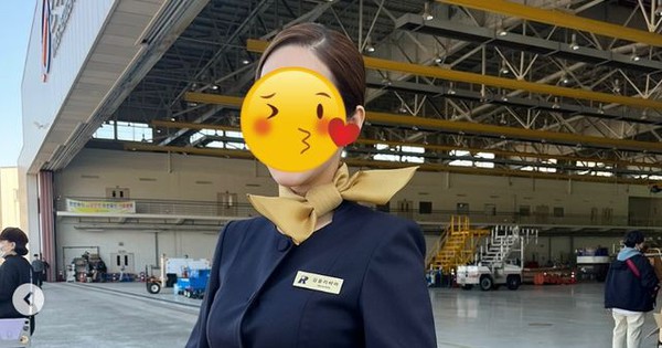 Tìm đâu được nữ tiếp viên hàng không đẹp cỡ này: Visual mướt mượt ngắm khó rời mắt, netizen rần rần thả tim không kịp