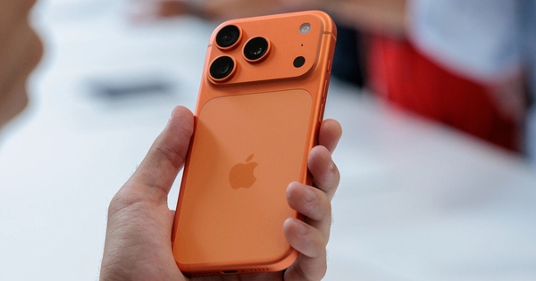 iPhone 17 Pro Max “cháy hàng”, nhiều người Việt đua nhau chi tiền để nhận máy sớm