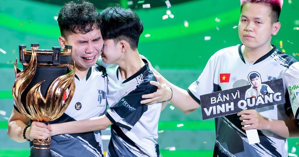 Tuyển thủ P Esports bật khóc nức nở ngay khi lên ngôi Yomost VFL Summer 2023