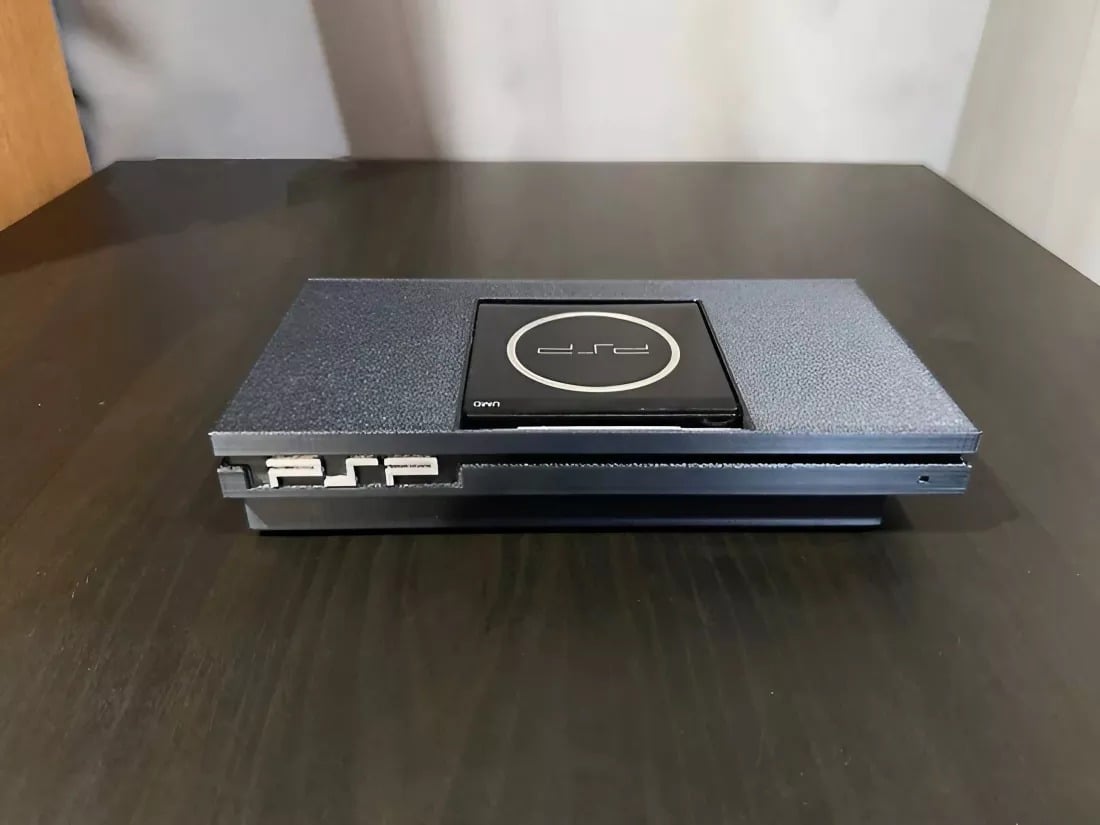 Modder hồi sinh PSP cũ thành PlayStation 2 với thiết kế độc đáo